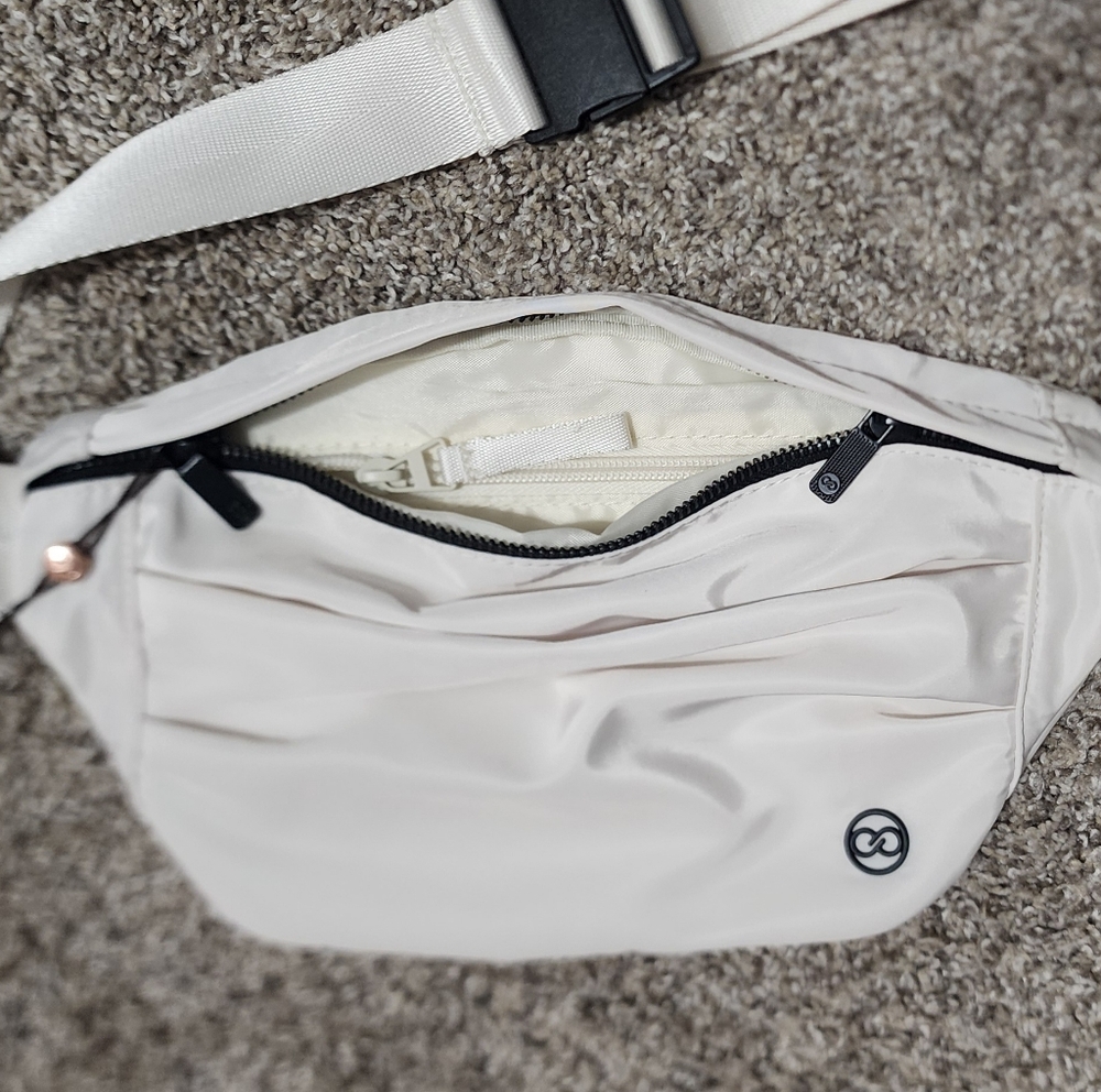 Calia Crossbody Sling Belt Bag - Picture 3 of 4